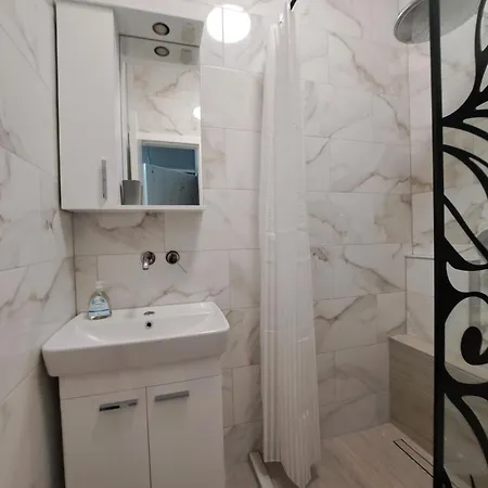 The Imperial - Heart Of The Apartman *